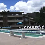 Pokolodi Lodge 